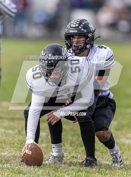 Thumbnail 1 in Dupo vs. Salt Fork (IHSA 1A First Round) photogallery.