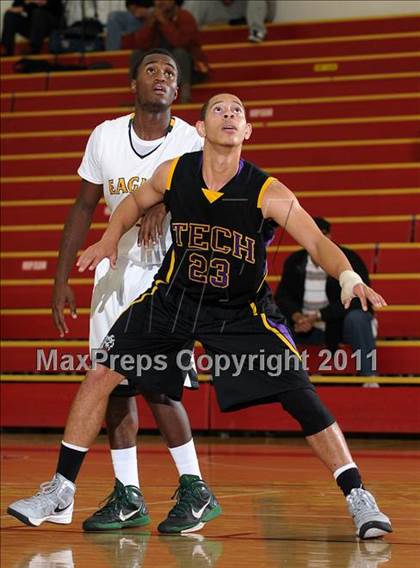 Thumbnail 1 in Oakland Tech vs. Eisenhower (Father Barry Christmas Classic) photogallery.