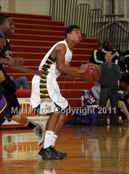 Thumbnail 1 in Oakland Tech vs. Eisenhower (Father Barry Christmas Classic) photogallery.