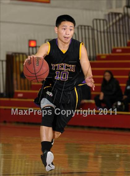 Thumbnail 2 in Oakland Tech vs. Eisenhower (Father Barry Christmas Classic) photogallery.
