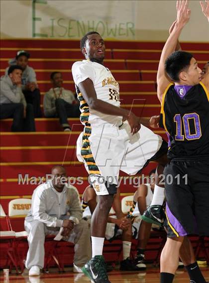 Thumbnail 1 in Oakland Tech vs. Eisenhower (Father Barry Christmas Classic) photogallery.