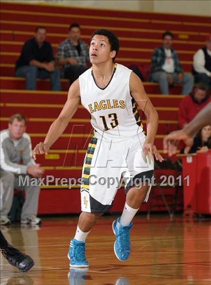 Thumbnail 3 in Oakland Tech vs. Eisenhower (Father Barry Christmas Classic) photogallery.