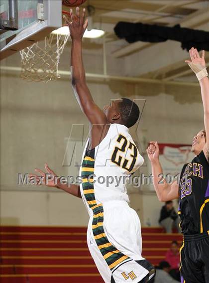 Thumbnail 3 in Oakland Tech vs. Eisenhower (Father Barry Christmas Classic) photogallery.