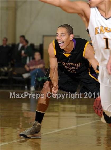 Thumbnail 3 in Oakland Tech vs. Eisenhower (Father Barry Christmas Classic) photogallery.