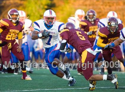 Thumbnail 2 in DeMatha @ Bishop McNamara photogallery.