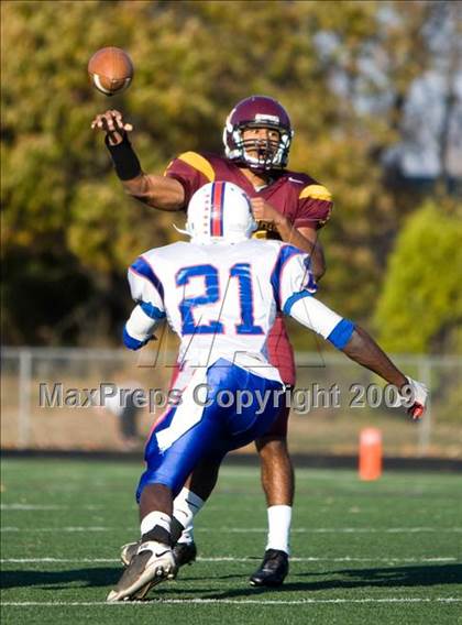 Thumbnail 3 in DeMatha @ Bishop McNamara photogallery.
