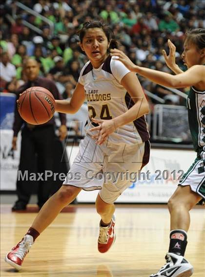 Thumbnail 3 in Winslow vs. Tuba City (AIA D3 Semifinals) photogallery.