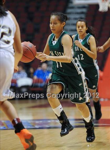 Thumbnail 2 in Winslow vs. Tuba City (AIA D3 Semifinals) photogallery.