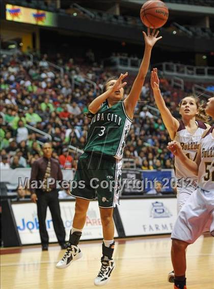 Thumbnail 3 in Winslow vs. Tuba City (AIA D3 Semifinals) photogallery.