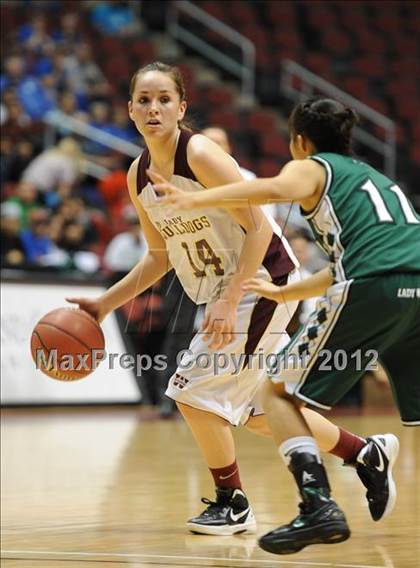 Thumbnail 2 in Winslow vs. Tuba City (AIA D3 Semifinals) photogallery.