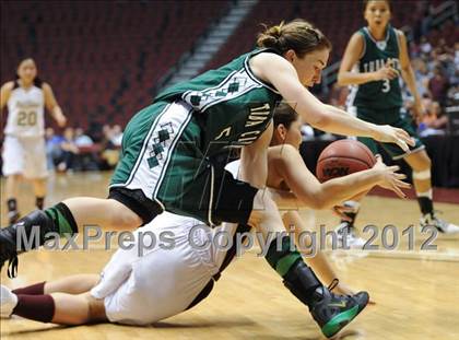 Thumbnail 1 in Winslow vs. Tuba City (AIA D3 Semifinals) photogallery.