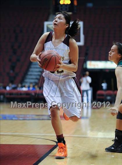 Thumbnail 3 in Winslow vs. Tuba City (AIA D3 Semifinals) photogallery.