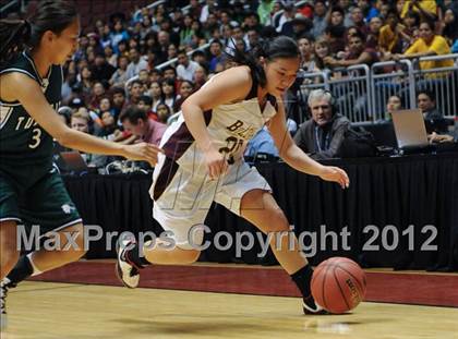 Thumbnail 1 in Winslow vs. Tuba City (AIA D3 Semifinals) photogallery.