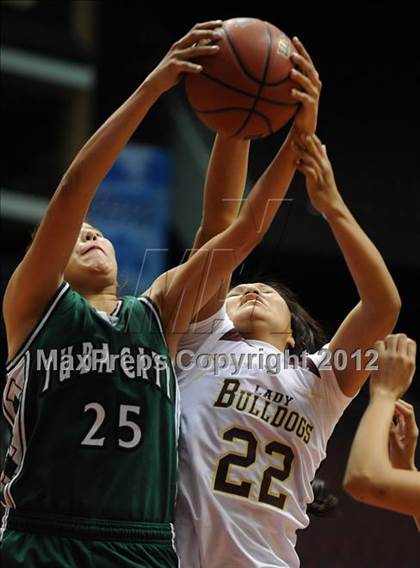 Thumbnail 1 in Winslow vs. Tuba City (AIA D3 Semifinals) photogallery.