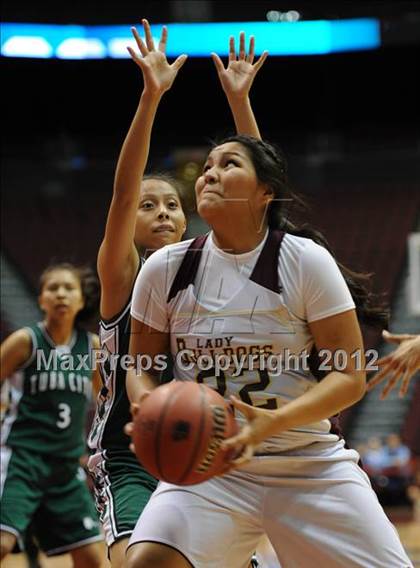 Thumbnail 1 in Winslow vs. Tuba City (AIA D3 Semifinals) photogallery.