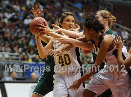 Thumbnail 1 in Winslow vs. Tuba City (AIA D3 Semifinals) photogallery.