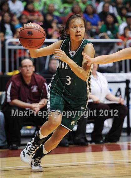 Thumbnail 3 in Winslow vs. Tuba City (AIA D3 Semifinals) photogallery.