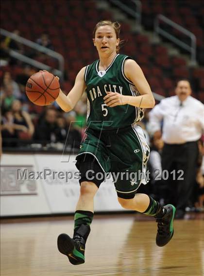 Thumbnail 1 in Winslow vs. Tuba City (AIA D3 Semifinals) photogallery.