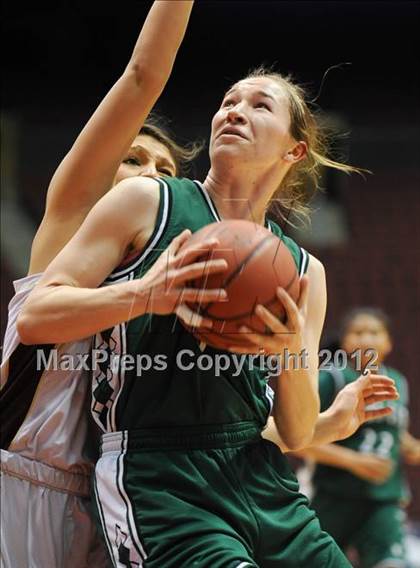 Thumbnail 1 in Winslow vs. Tuba City (AIA D3 Semifinals) photogallery.