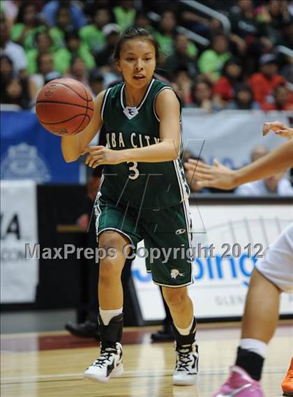 Thumbnail 1 in Winslow vs. Tuba City (AIA D3 Semifinals) photogallery.
