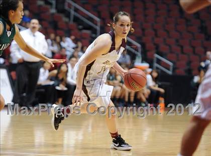 Thumbnail 3 in Winslow vs. Tuba City (AIA D3 Semifinals) photogallery.
