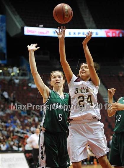Thumbnail 2 in Winslow vs. Tuba City (AIA D3 Semifinals) photogallery.
