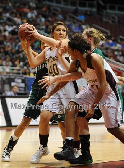 Thumbnail 2 in Winslow vs. Tuba City (AIA D3 Semifinals) photogallery.