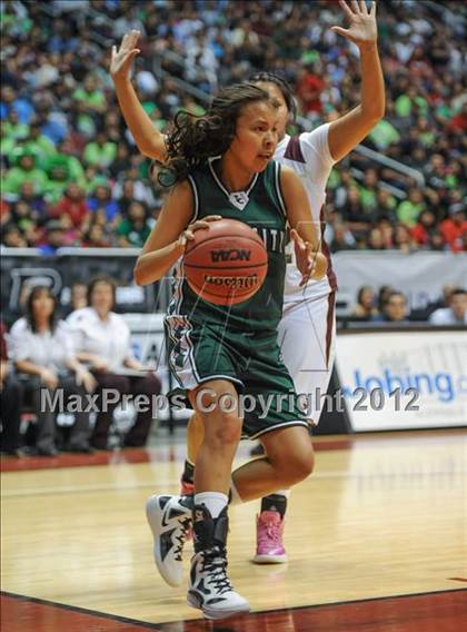 Thumbnail 2 in Winslow vs. Tuba City (AIA D3 Semifinals) photogallery.