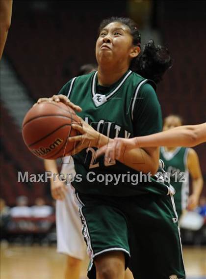Thumbnail 3 in Winslow vs. Tuba City (AIA D3 Semifinals) photogallery.