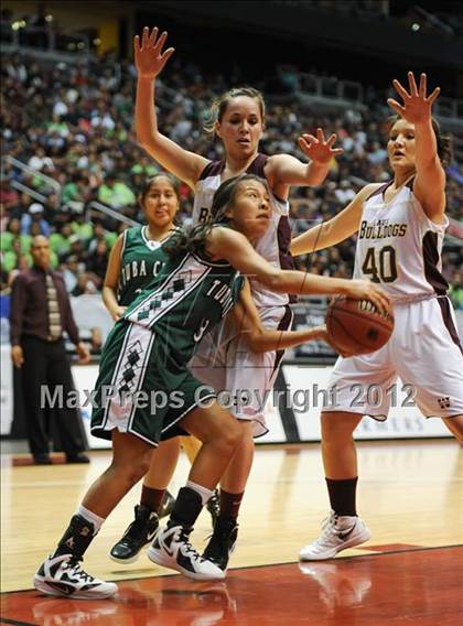 Thumbnail 2 in Winslow vs. Tuba City (AIA D3 Semifinals) photogallery.