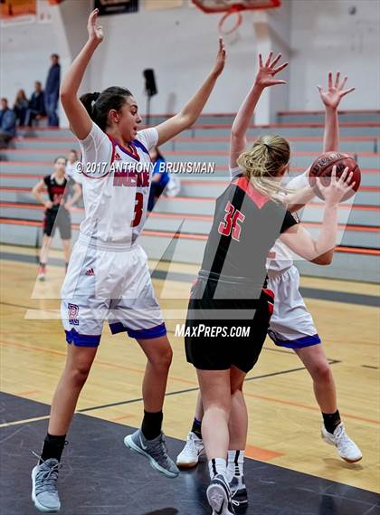 Thumbnail 2 in Reno vs. North Medford (Roseville Elite Showcase) photogallery.