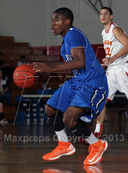 Thumbnail 3 in Diamond Ranch vs Mission Viejo (MaxPreps Holiday Classic) photogallery.