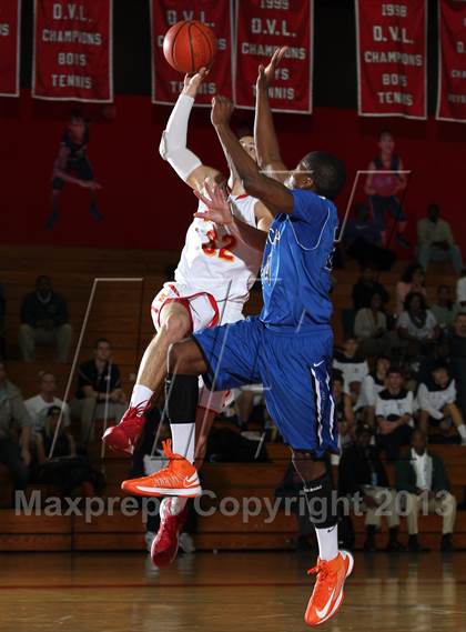 Thumbnail 1 in Diamond Ranch vs Mission Viejo (MaxPreps Holiday Classic) photogallery.