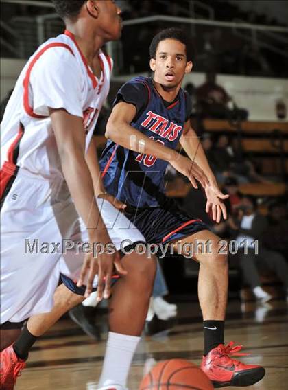 Thumbnail 3 in Etiwanda vs. Colony (APU Shootout) photogallery.