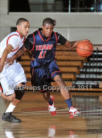 Thumbnail 3 in Etiwanda vs. Colony (APU Shootout) photogallery.