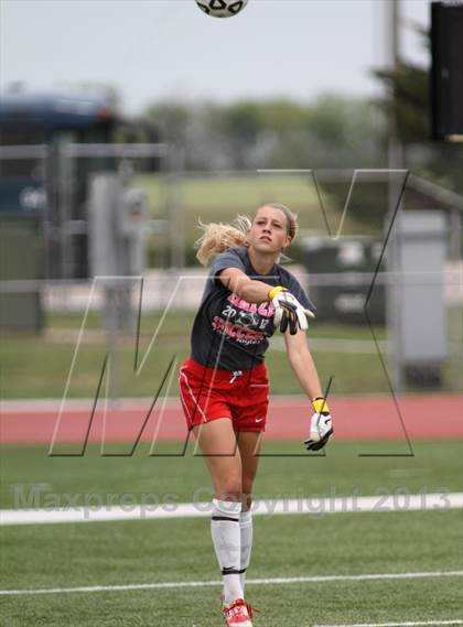 Thumbnail 1 in Manhattan vs Maize (KSHSAA 6A Third Place Match) photogallery.