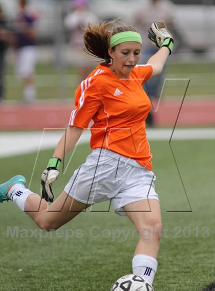 Thumbnail 2 in Manhattan vs Maize (KSHSAA 6A Third Place Match) photogallery.