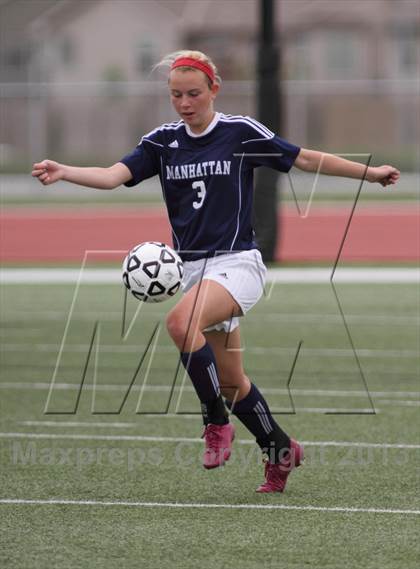 Thumbnail 3 in Manhattan vs Maize (KSHSAA 6A Third Place Match) photogallery.