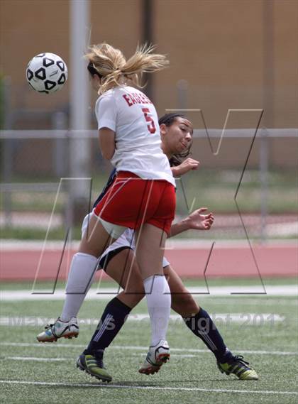 Thumbnail 1 in Manhattan vs Maize (KSHSAA 6A Third Place Match) photogallery.