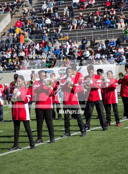 Thumbnail 1 in North Carolina vs. South Carolina (Shrine Bowl) photogallery.