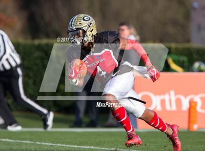 Thumbnail 1 in North Carolina vs. South Carolina (Shrine Bowl) photogallery.