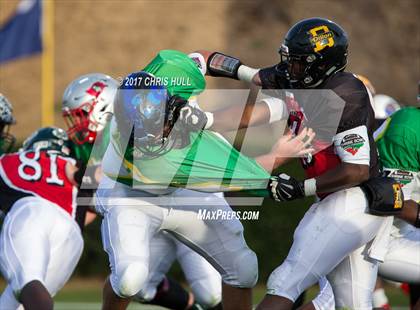 Thumbnail 2 in North Carolina vs. South Carolina (Shrine Bowl) photogallery.