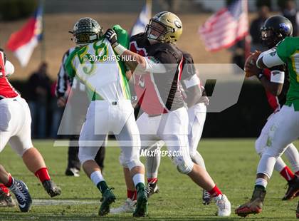 Thumbnail 2 in North Carolina vs. South Carolina (Shrine Bowl) photogallery.