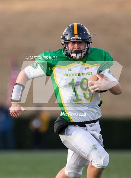 Thumbnail 3 in North Carolina vs. South Carolina (Shrine Bowl) photogallery.