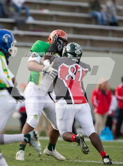 Thumbnail 1 in North Carolina vs. South Carolina (Shrine Bowl) photogallery.