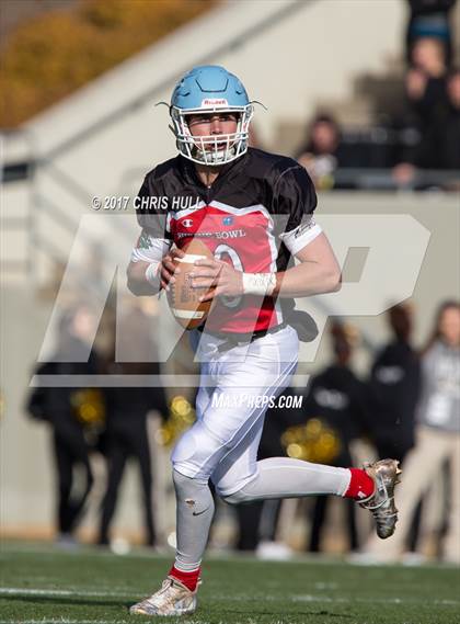 Thumbnail 2 in North Carolina vs. South Carolina (Shrine Bowl) photogallery.