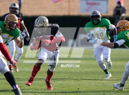 Thumbnail 3 in North Carolina vs. South Carolina (Shrine Bowl) photogallery.