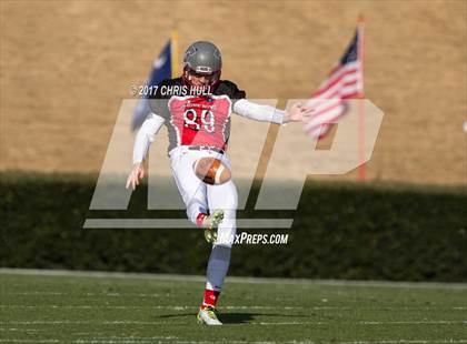 Thumbnail 1 in North Carolina vs. South Carolina (Shrine Bowl) photogallery.