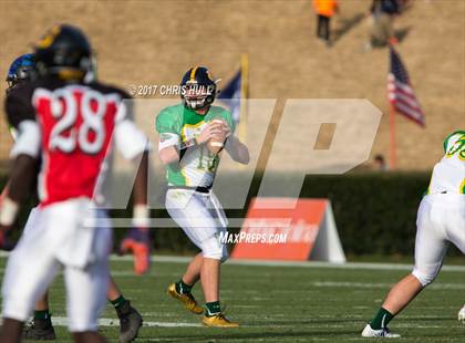 Thumbnail 2 in North Carolina vs. South Carolina (Shrine Bowl) photogallery.