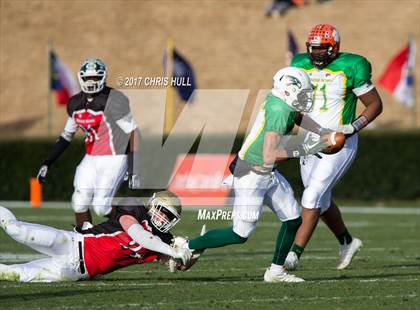 Thumbnail 3 in North Carolina vs. South Carolina (Shrine Bowl) photogallery.